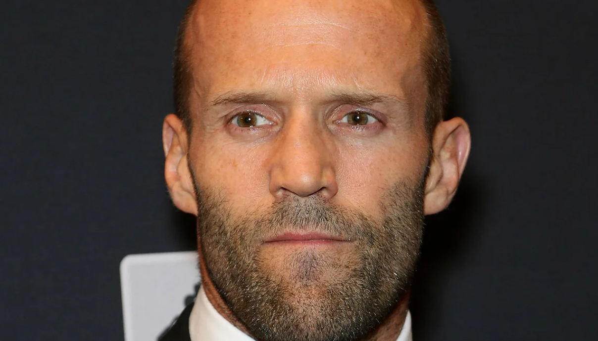 Jason Statham je příkladem toho, jak lze skloubit kariérní úspěch s harmonickým rodinným životem.