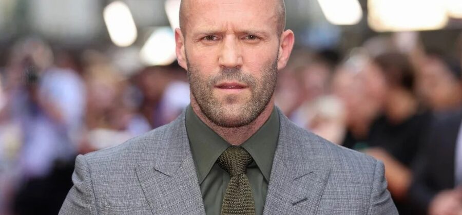 Jason Statham se stává mechanikem MotoGP: Jak pracovala akční hvězda v KTM Factory Racing